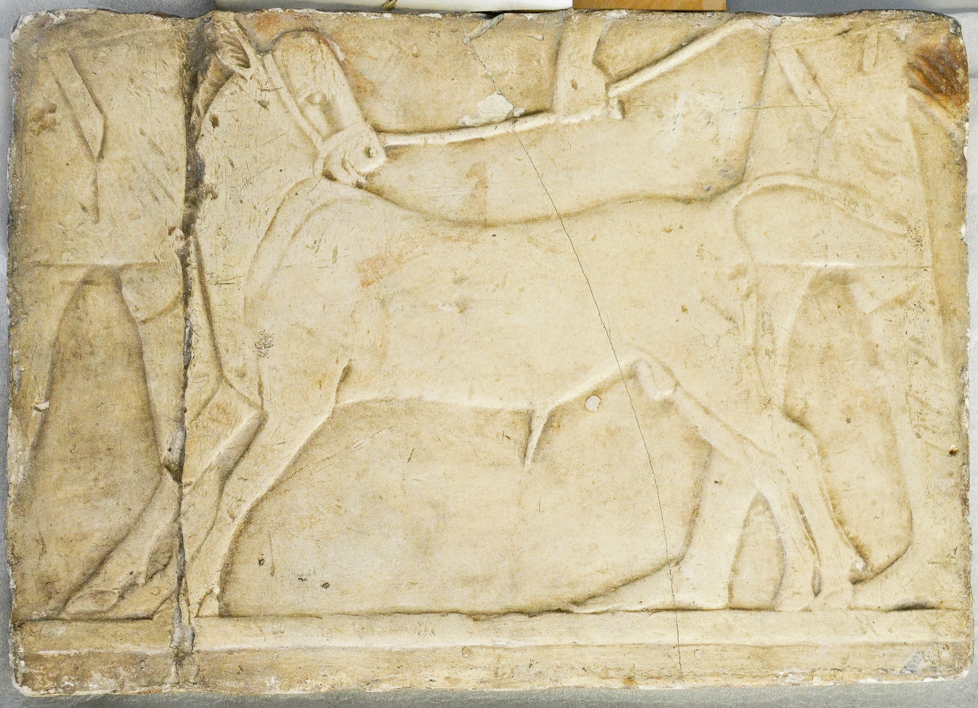 <span class="numbwork">1688</span > <span class="bullwork">•</span > Ternero conducido por un sacerdote como ofrenda al dios Amón - Image 2