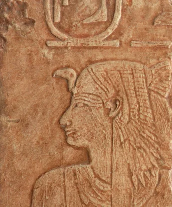 <span class="numbwork">1698</span > <span class="bullwork">•</span > Cabeza de Senseneb (abuela de Hatshepsut)